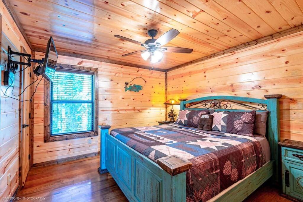 Iron Horse Lodge Sleeps 18, Games, Fire Pit, Hot Tub, Ev, More Broken Bow Exterior photo