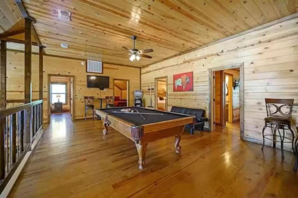 Iron Horse Lodge Sleeps 18, Games, Fire Pit, Hot Tub, Ev, More Broken Bow Exterior photo