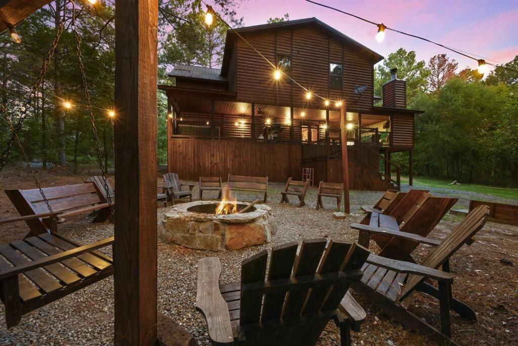 Iron Horse Lodge Sleeps 18, Games, Fire Pit, Hot Tub, Ev, More Broken Bow Exterior photo