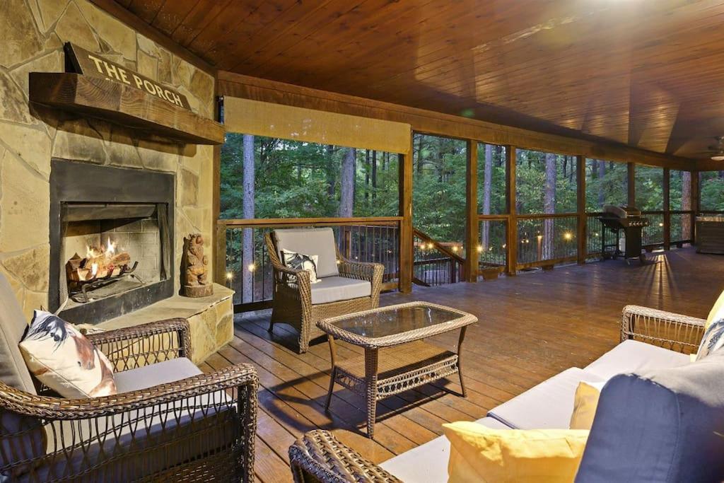 Iron Horse Lodge Sleeps 18, Games, Fire Pit, Hot Tub, Ev, More Broken Bow Exterior photo